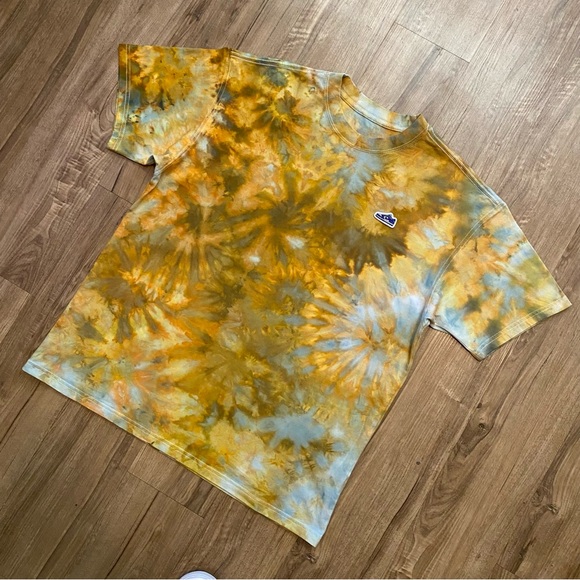 🌻NEW🌻 CUSTOM NIKE TIE DYE MEN’S TEE - Picture 1 of 9